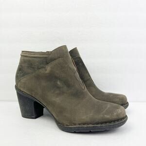 Clarks Carleta York Taupe Oiled Leather Booties